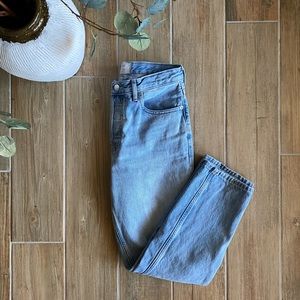 Everlane The Cheeky Jean Light Wash